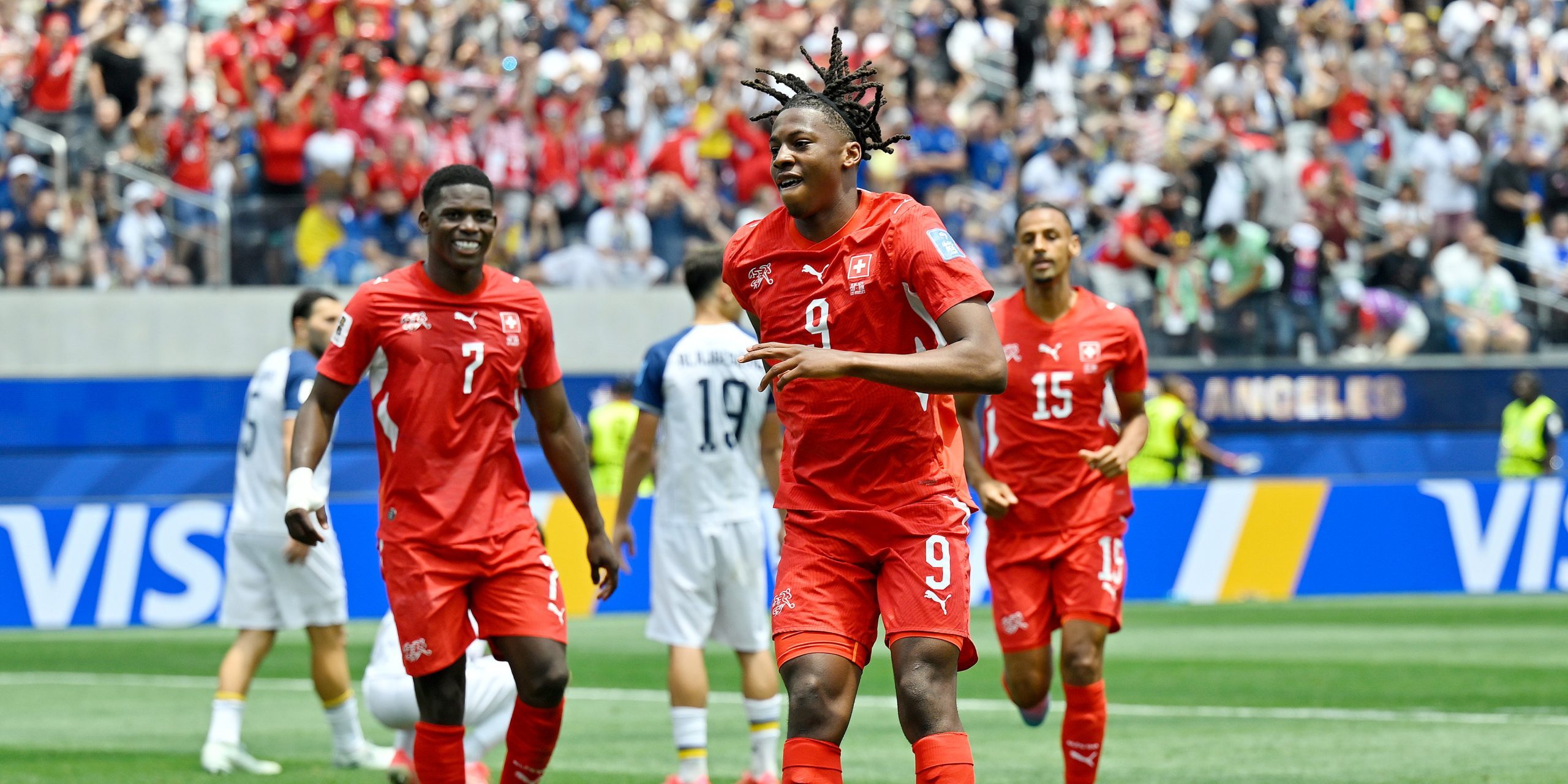 Schweiz firar ett av sina mål mot Bosnien i VM 2026
