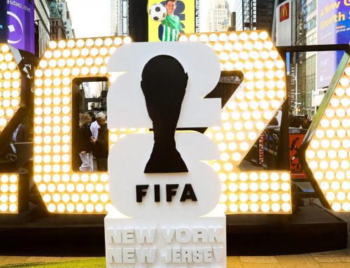 Fifa utreder domare för vit makt-gest