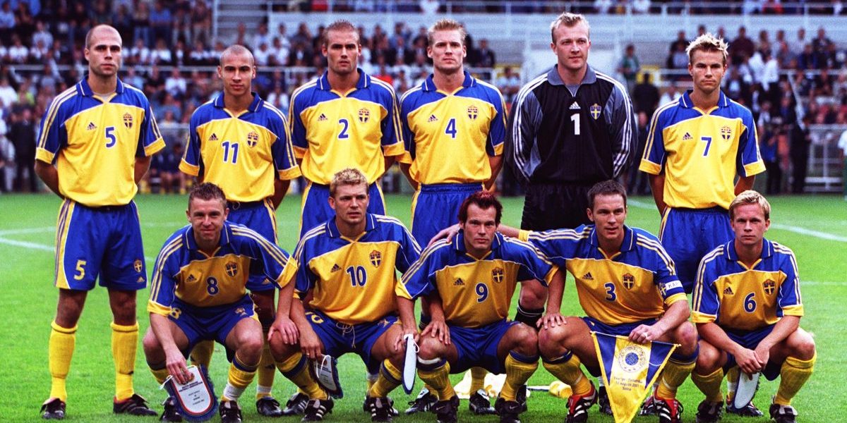lagbild, bakre fr vänster: Teddy Lucic, Henrik Larsson (Henke Larsson), Olof Mellberg, Johan Mjällby, Magnus Hedman och Niclas Alexandersson. Främre raden fr vänster: Fredrik Söderberg, marcus Allbäck, Fredrik Ljungberg, Patrik Andersson och Tobias Linderoth